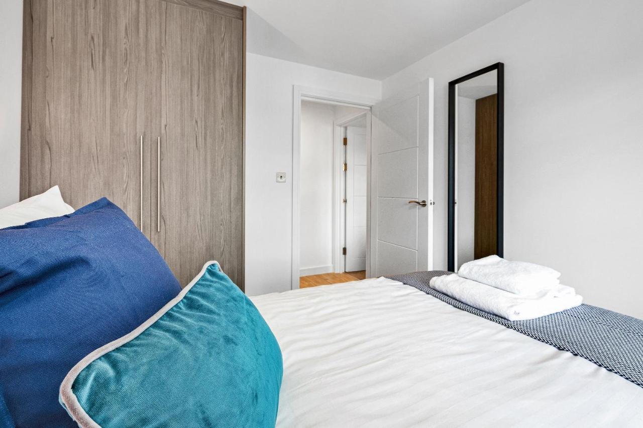 St Martins 2 Bedroom Apartments In Ruislip By 360 Stays Exterior foto