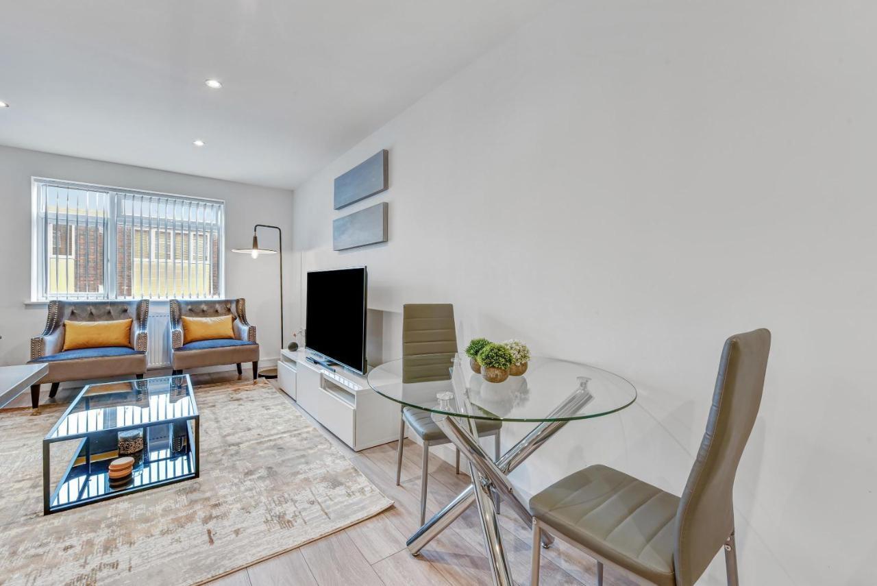 St Martins 2 Bedroom Apartments In Ruislip By 360 Stays Exterior foto