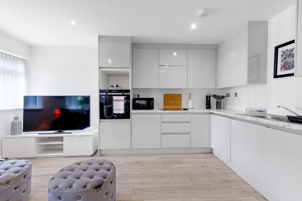 St Martins 2 Bedroom Apartments In Ruislip By 360 Stays Exterior foto