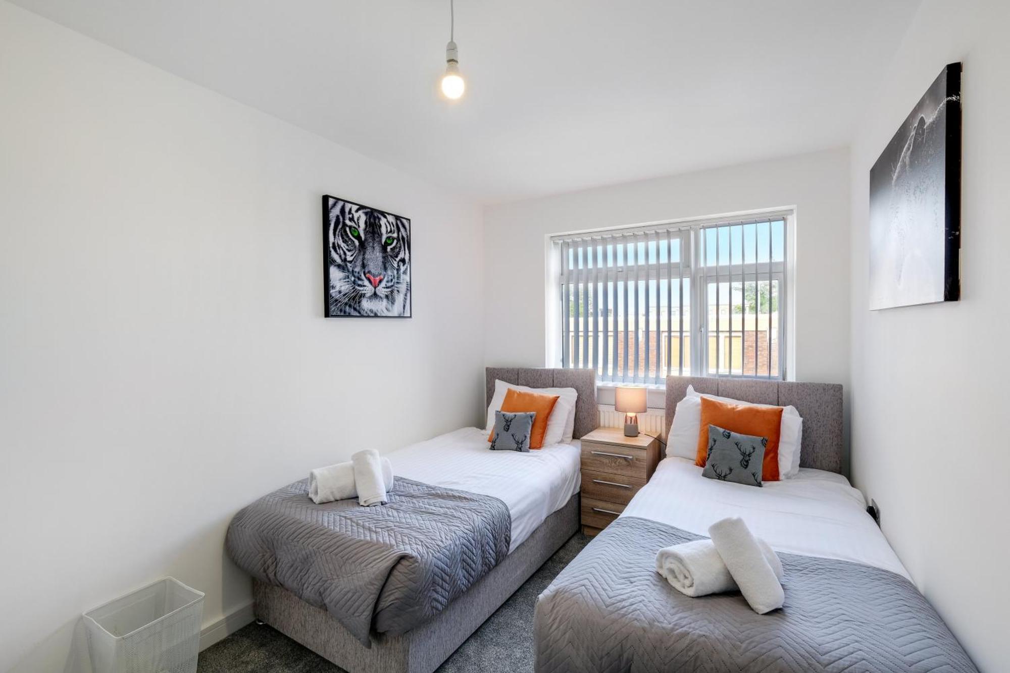 St Martins 2 Bedroom Apartments In Ruislip By 360 Stays Exterior foto