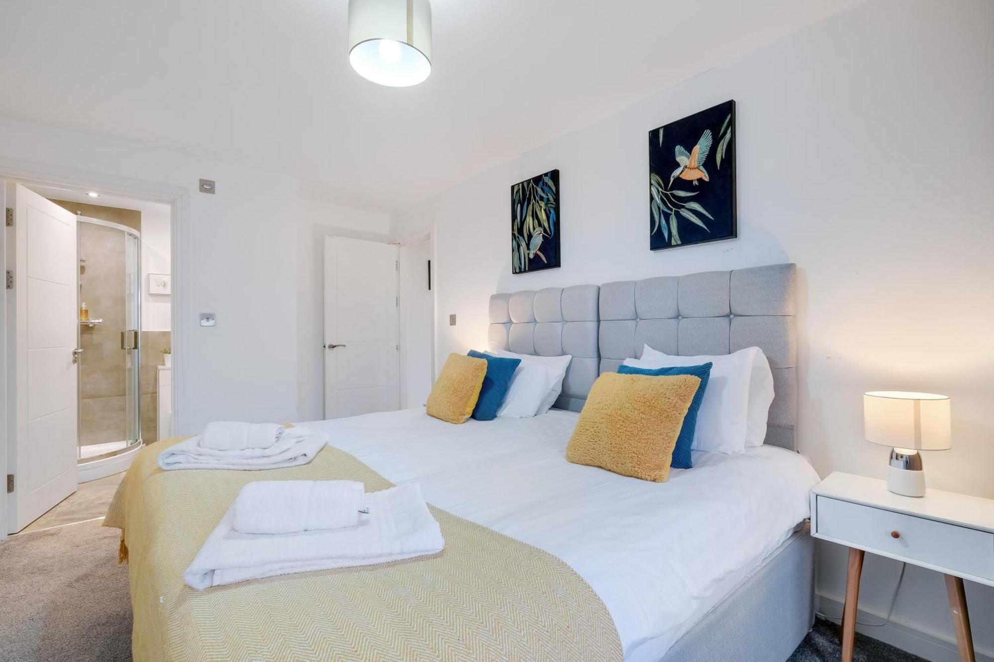 St Martins 2 Bedroom Apartments In Ruislip By 360 Stays Exterior foto