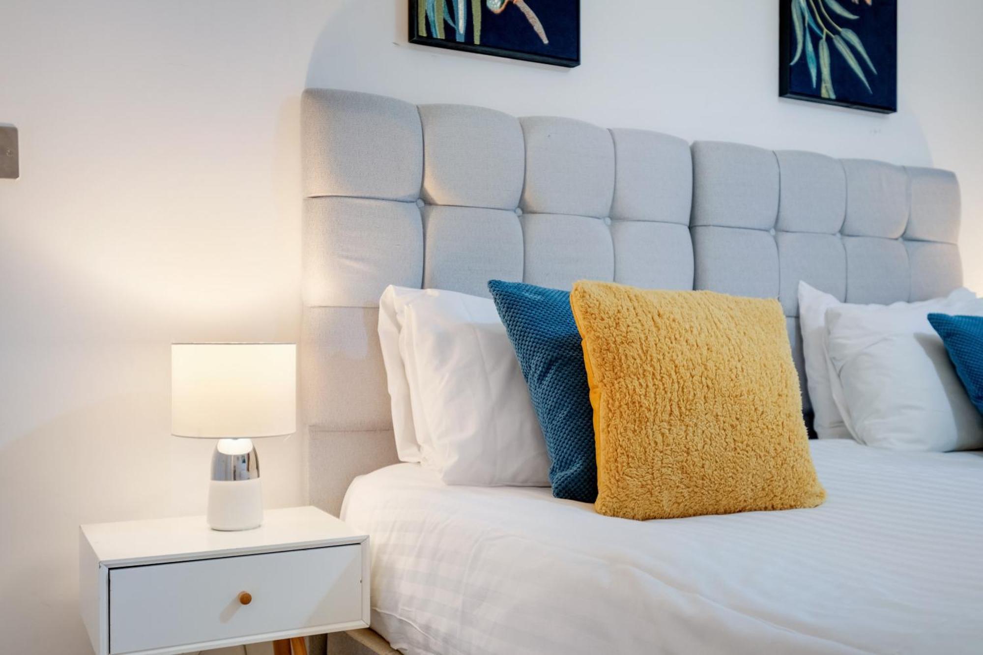 St Martins 2 Bedroom Apartments In Ruislip By 360 Stays Exterior foto